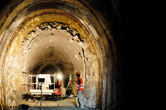 Tunnelerweiterung 2009: Blick in den Bruggwaldtunnel Tunnelerweiterung 2009: Blick in den Bruggwaldtunnel